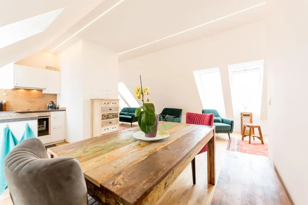 Image 3 of Große Dachgeschosswohnung im Herzen von Graz