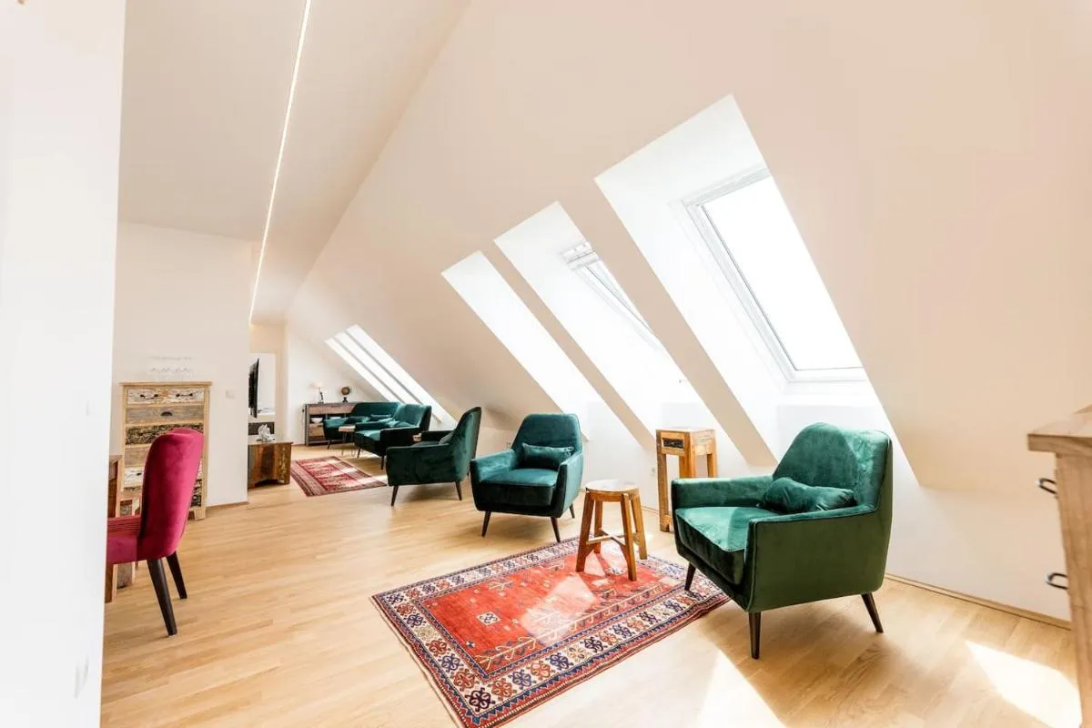 Image 1 of Große Dachgeschosswohnung im Herzen von Graz