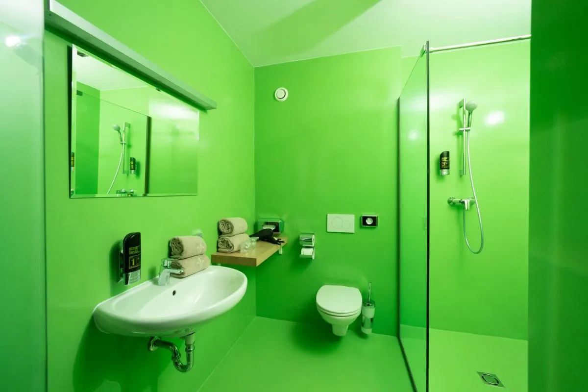 Image 2 of Hotel Greenrooms