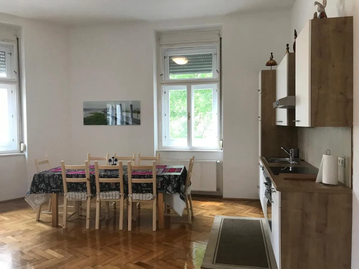 Image 3 of Lilians modern Appartement in historical Citycenter