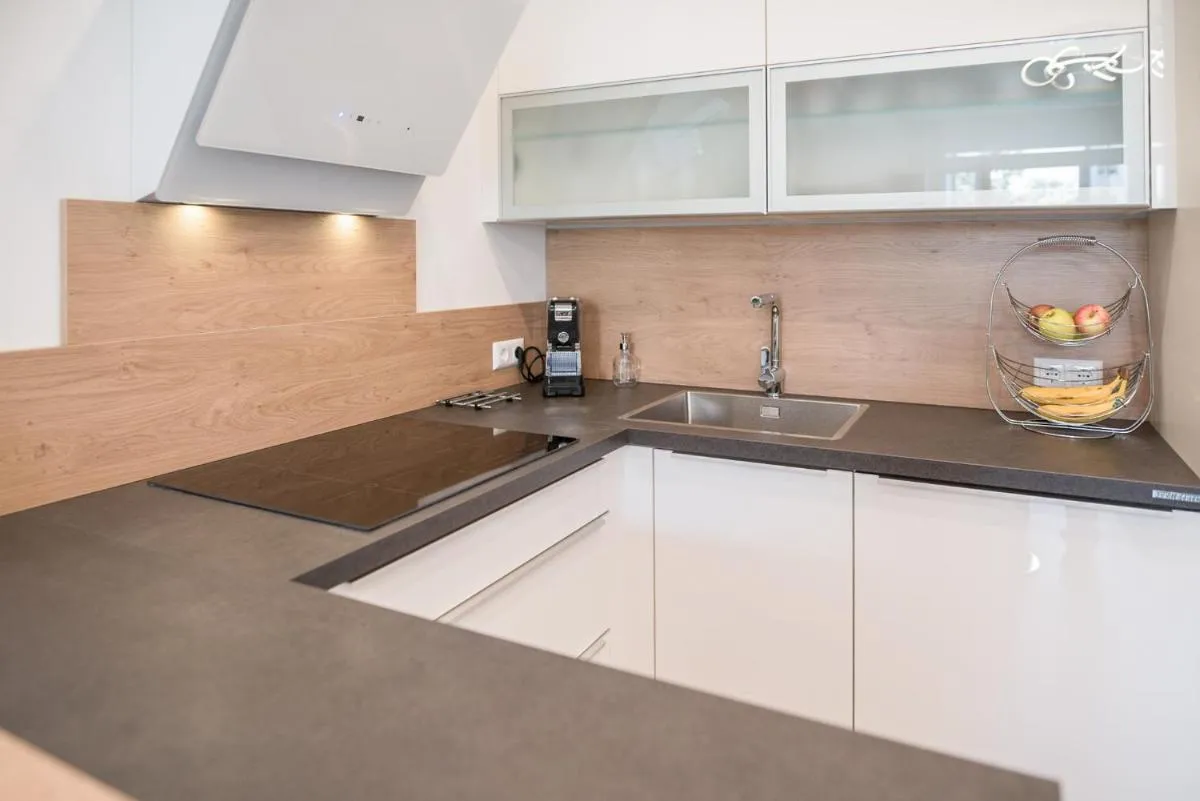 Image 3 of MH Living – 11 – Modern Living Dream in Center