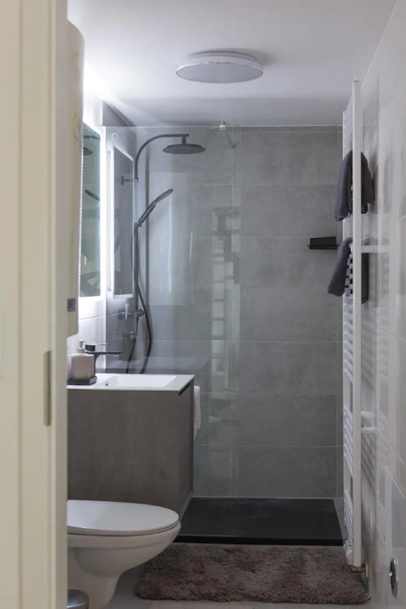 Image 3 of Modern City Apartment