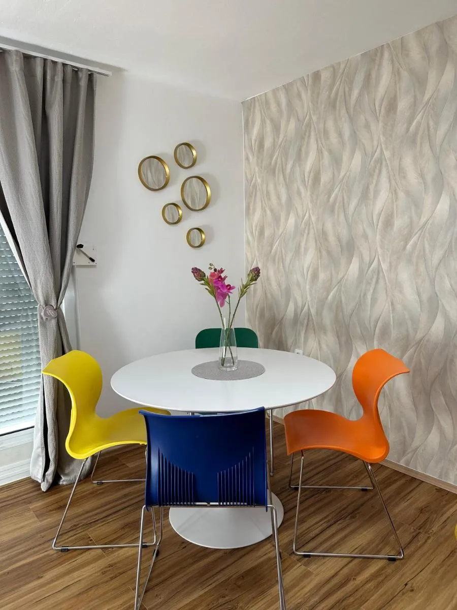 Image 3 of Moderne Wohnung mit 2 Balkonen, Self check-in, Parking