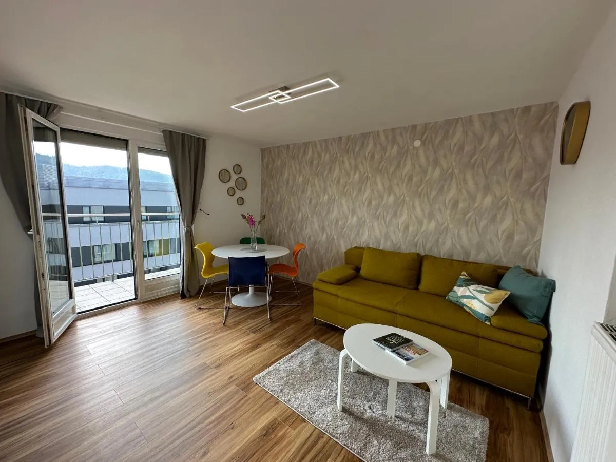 Image 2 of Moderne Wohnung mit 2 Balkonen, Self check-in, Parking
