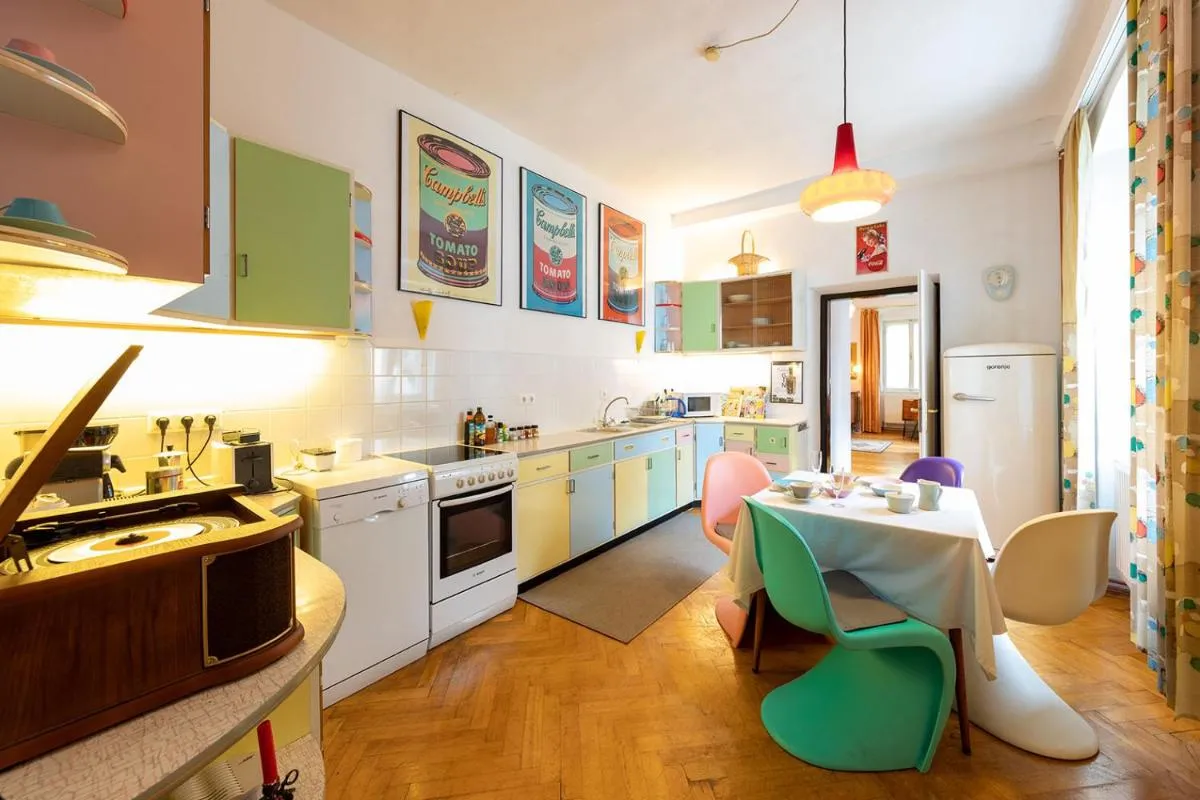 Image 3 of Sixties Appartement