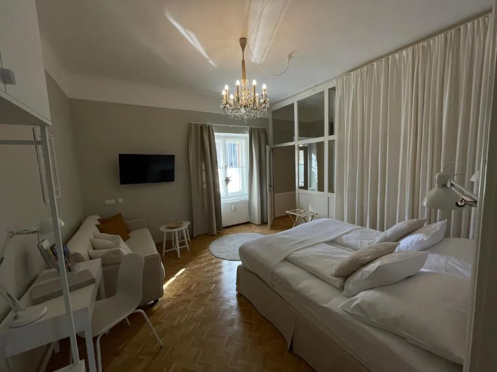Image of White Flat by GrazRentals with cool location & free parking