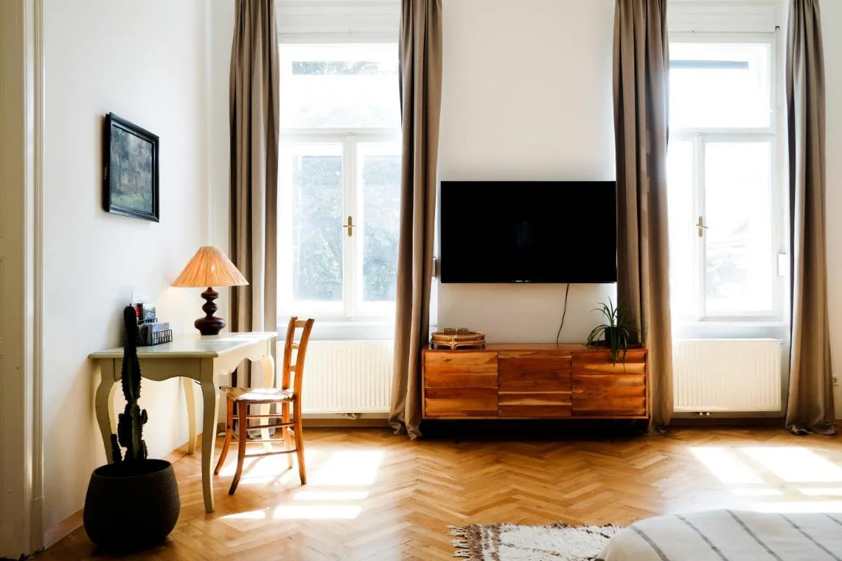 Image 6 of Altbau-Traum im Stadtzentrum – free parking