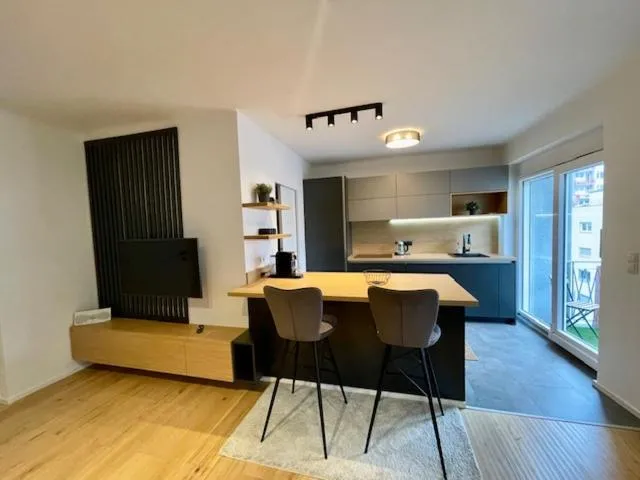 Image of Stylisches Cityapartment mit Schloßbergblick