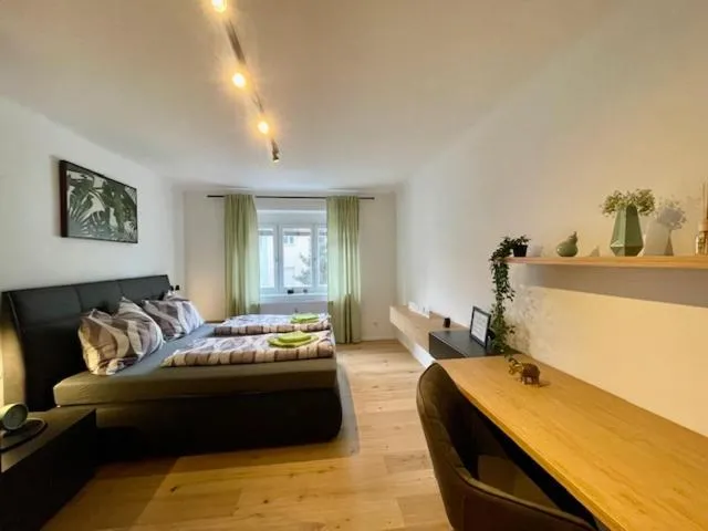 Image 1 of Stylisches Cityapartment mit Schloßbergblick