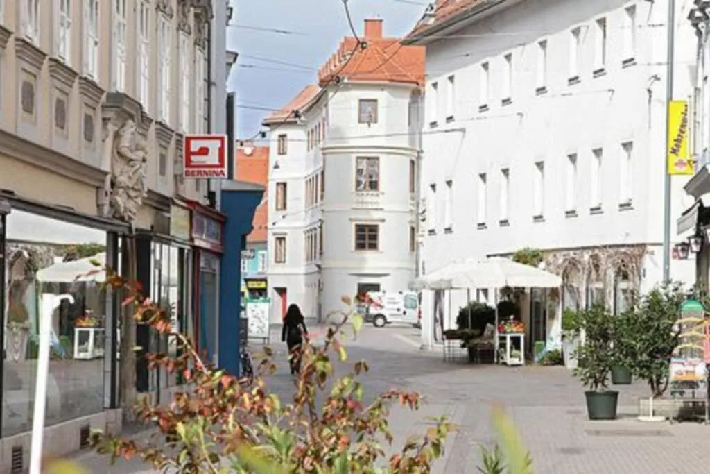 Image 2 of Stylisches Innenstadtappartement