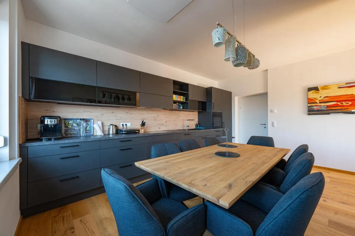 Image 3 of TAMLiving Center Luxury 4 rooms Smart TV Kitchen Great View